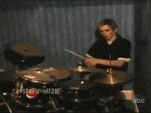 drummer fail drum stick in eye